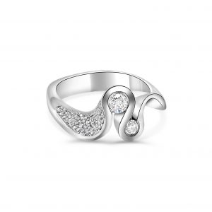 Janet Isherwood Jewellery platinum round brilliant diamond ring