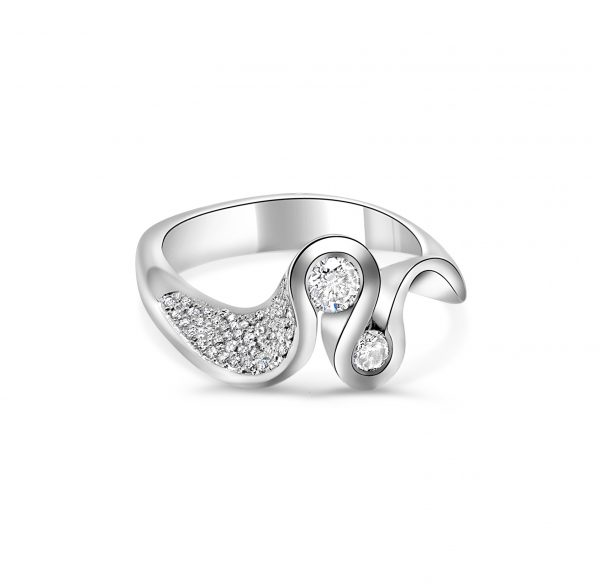 Janet Isherwood Jewellery platinum round brilliant diamond ring